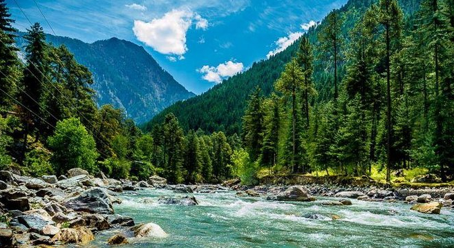 Kasol is a place of natural beauty in Himachal Pradesh